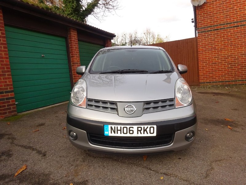 View NISSAN NOTE 1.6 SVE Manual