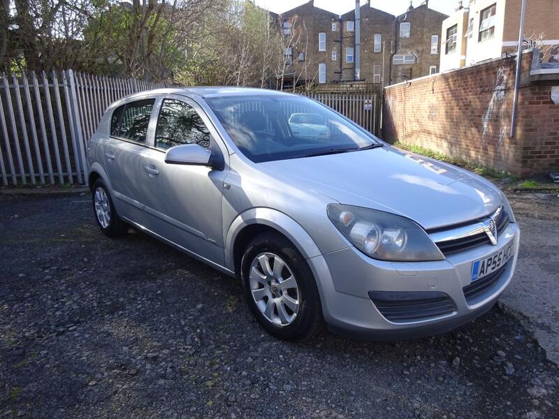 View VAUXHALL ASTRA 1.6 i 16v Club