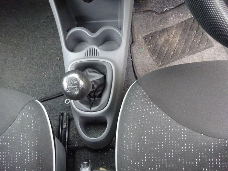 PEUGEOT 107