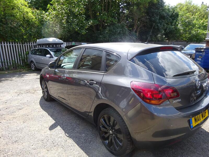 View VAUXHALL ASTRA 1.6 16v SE
