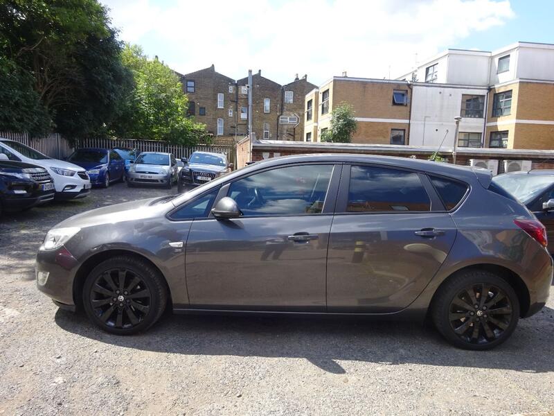 View VAUXHALL ASTRA 1.6 16v SE