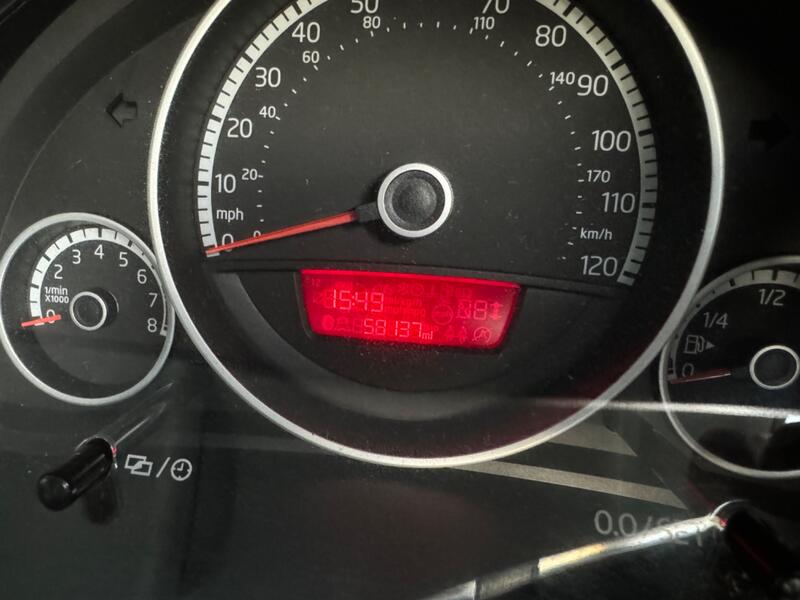 VOLKSWAGEN UP
