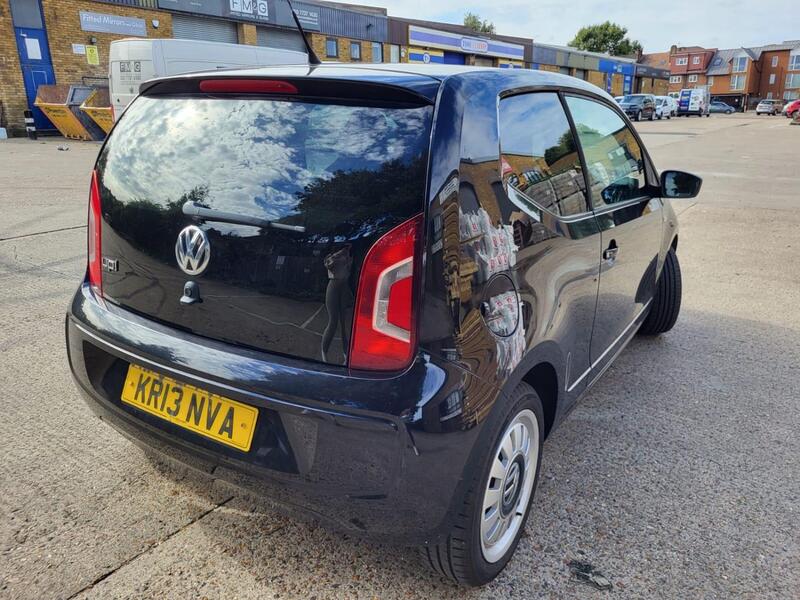 VOLKSWAGEN UP