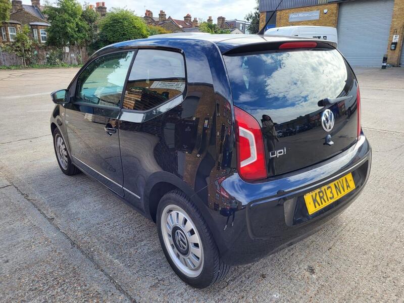 VOLKSWAGEN UP