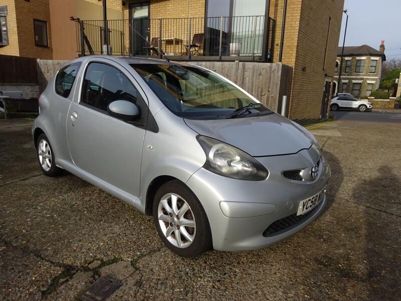 View TOYOTA AYGO 1.0 VVT-i Platinum
