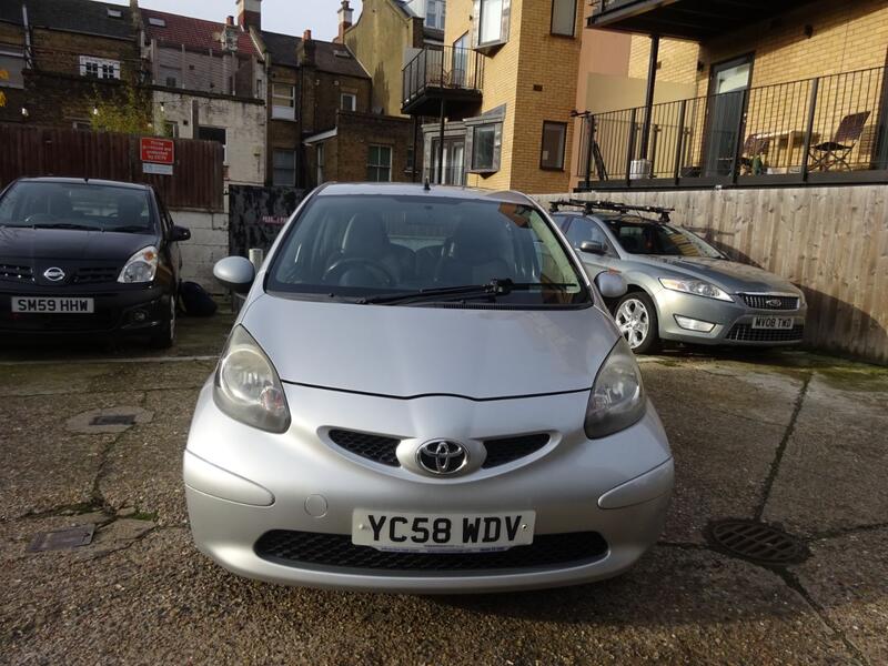 TOYOTA AYGO