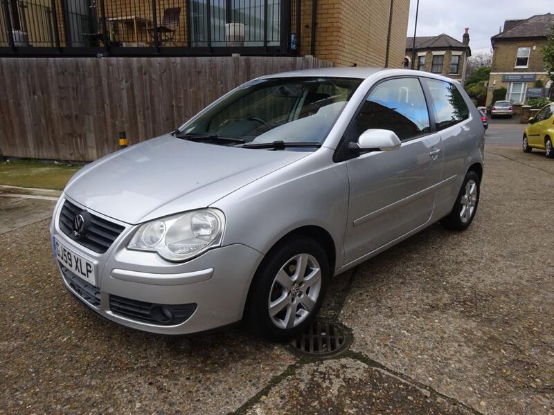 VOLKSWAGEN POLO