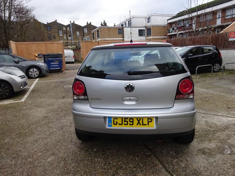 VOLKSWAGEN POLO