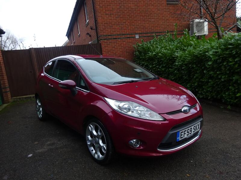 View FORD FIESTA 1.6 Titanium