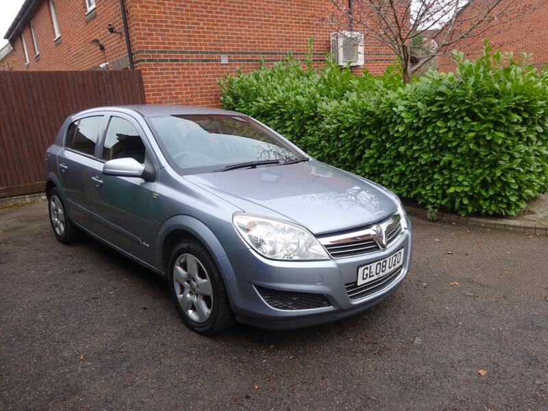 View VAUXHALL ASTRA 1.8 i 16v Club
