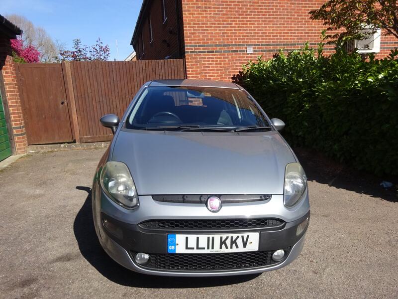 View FIAT PUNTO EVO 1.4 Punto Evo Gp 1.4 8v 5dr