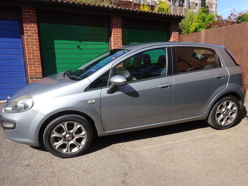 View FIAT PUNTO EVO 1.4 Punto Evo Gp 1.4 8v 5dr