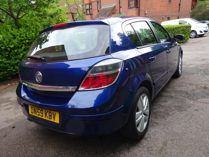 VAUXHALL ASTRA