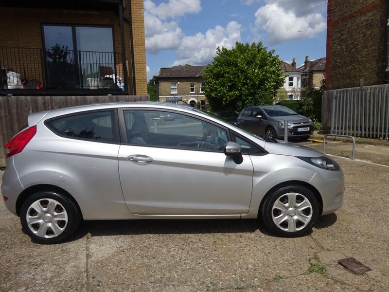 View FORD FIESTA 1.3 Edge