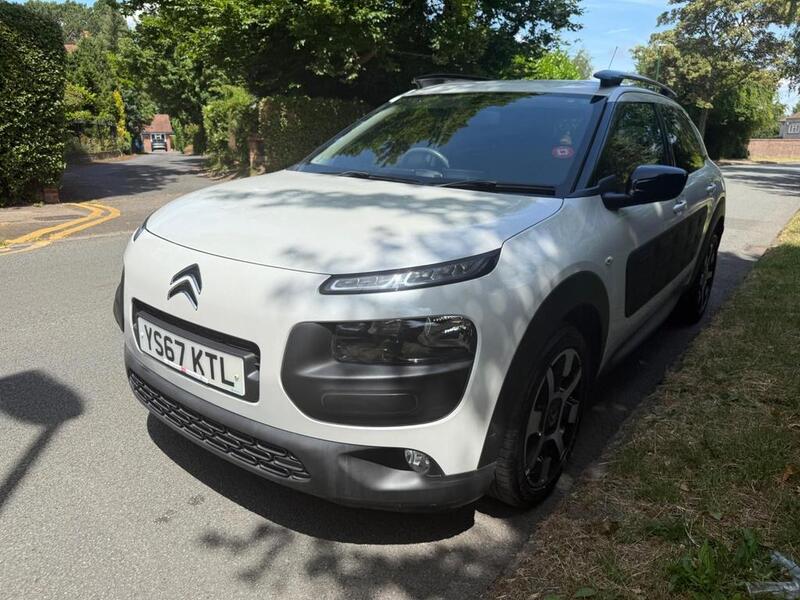 View CITROEN C4 CACTUS 1.2 PureTech Flair