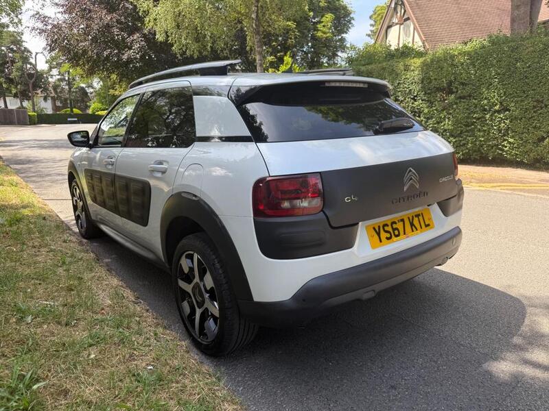 View CITROEN C4 CACTUS 1.2 PureTech Flair