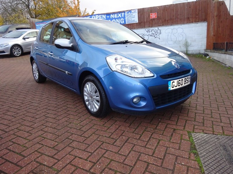 View RENAULT CLIO 1.5 DCI Music