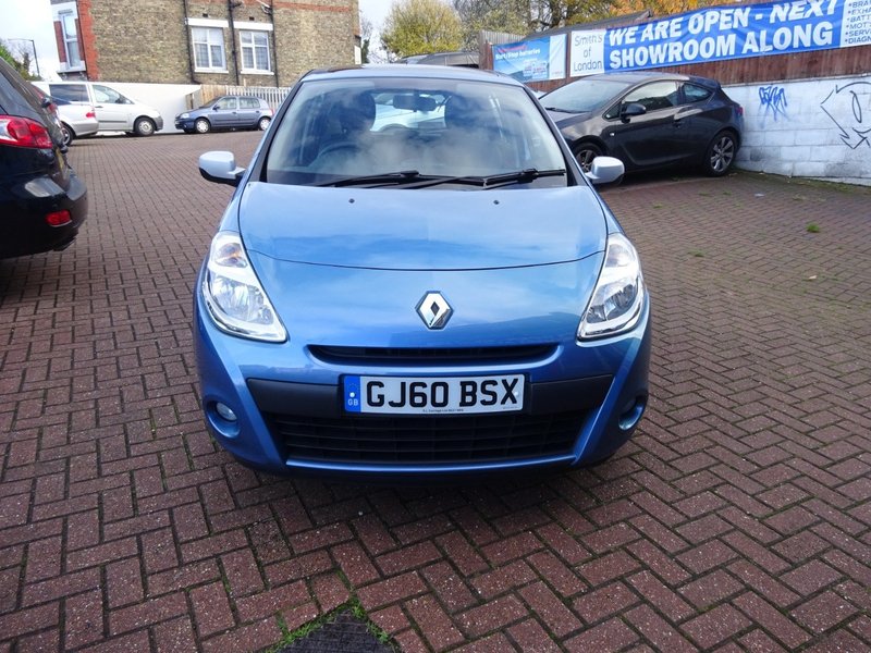 View RENAULT CLIO 1.5 DCI Music