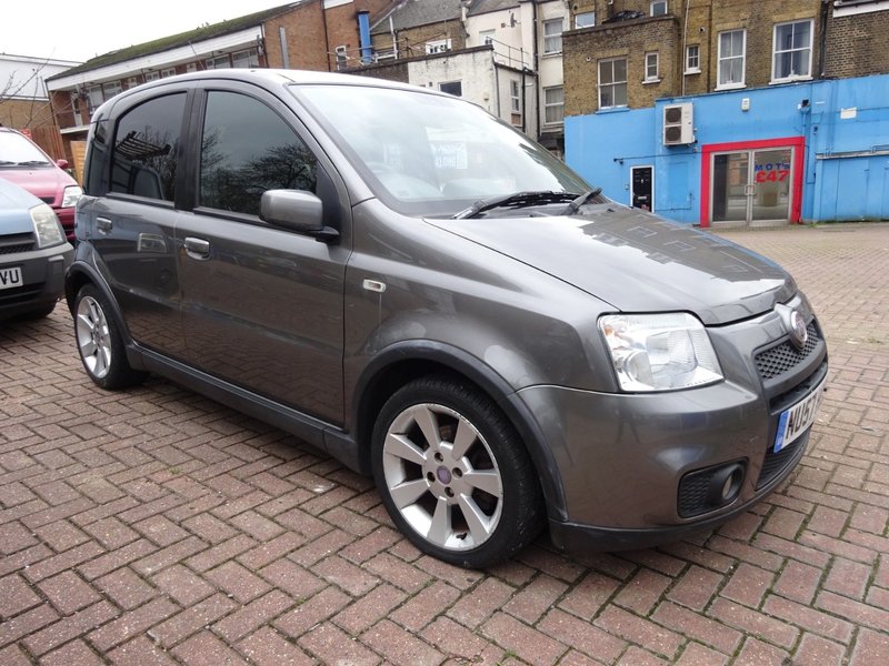 View FIAT PANDA 100 HP