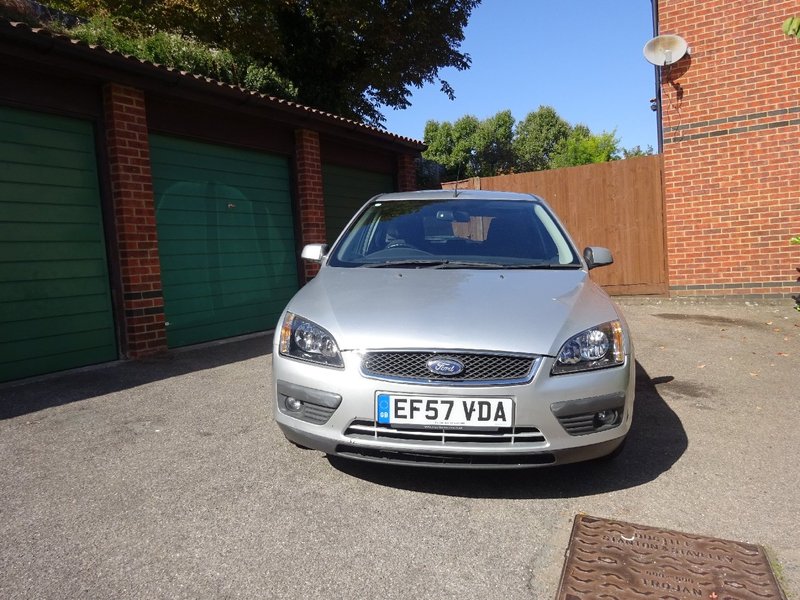 View FORD FOCUS 1.8 Zetec Climate 5 Door