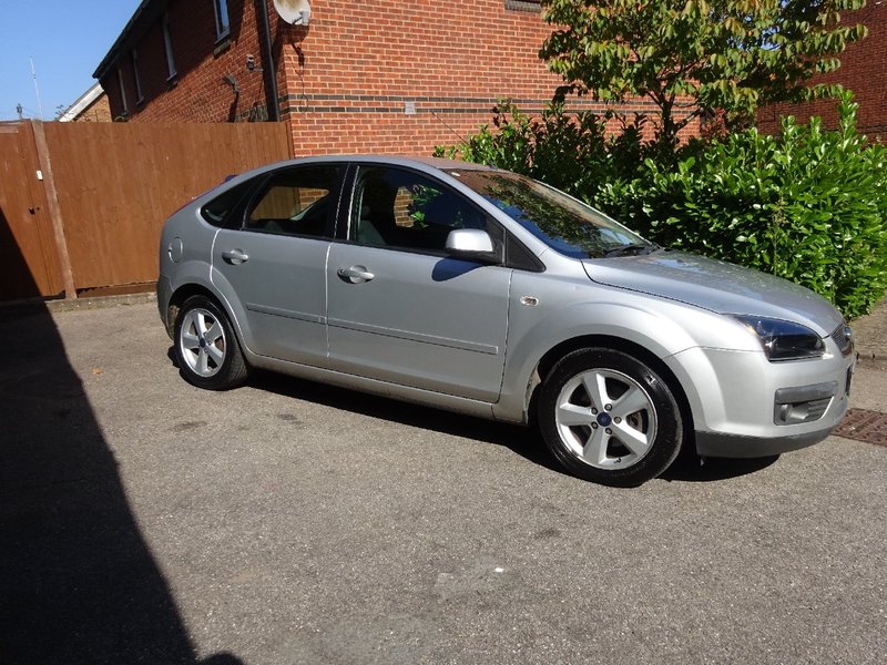 View FORD FOCUS 1.8 Zetec Climate 5 Door