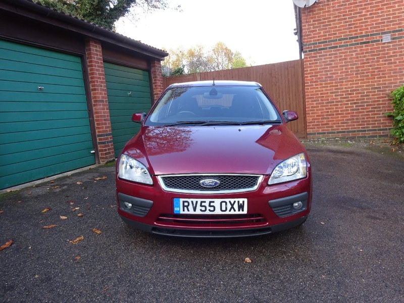 View FORD FOCUS 1.6 Ghia 5 Door