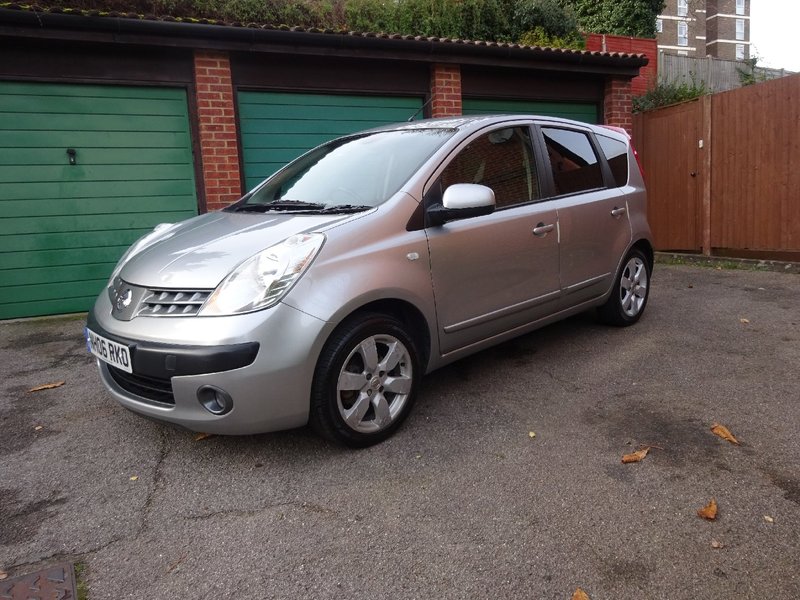 View NISSAN NOTE 1.6 SVE Manual