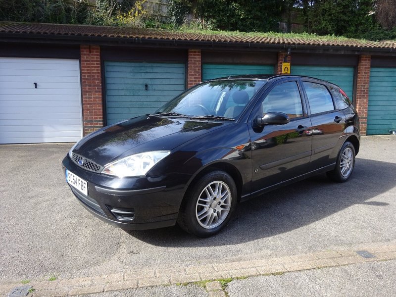 View FORD FOCUS 1.6 LX 5 Door