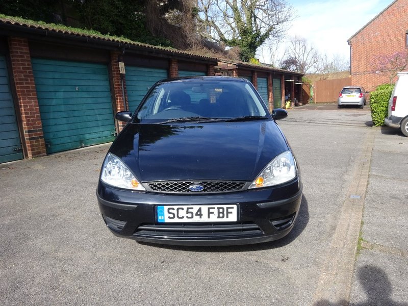 View FORD FOCUS 1.6 LX 5 Door