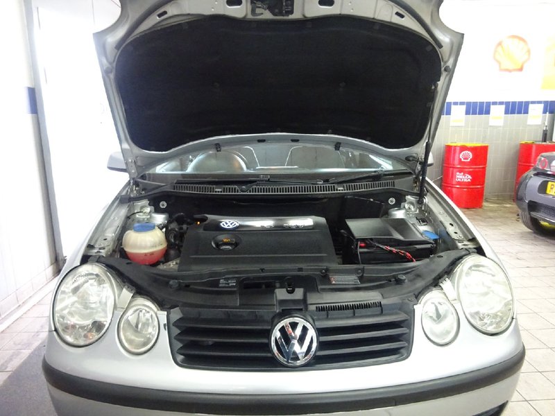 VOLKSWAGEN POLO
