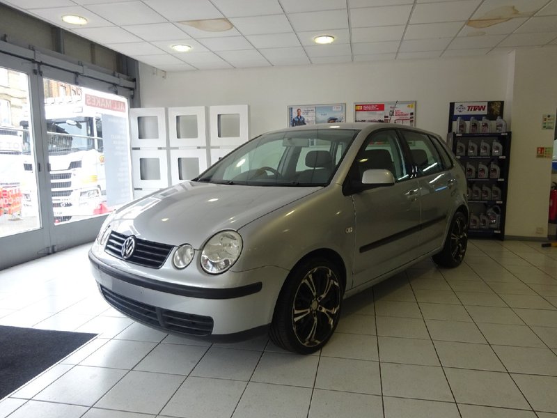 View VOLKSWAGEN POLO 1.4 SE Automatic