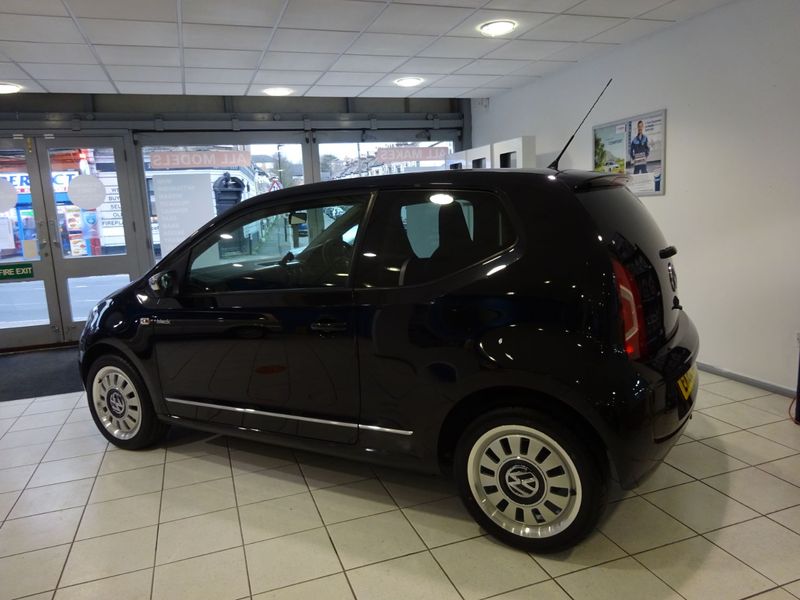 VOLKSWAGEN UP