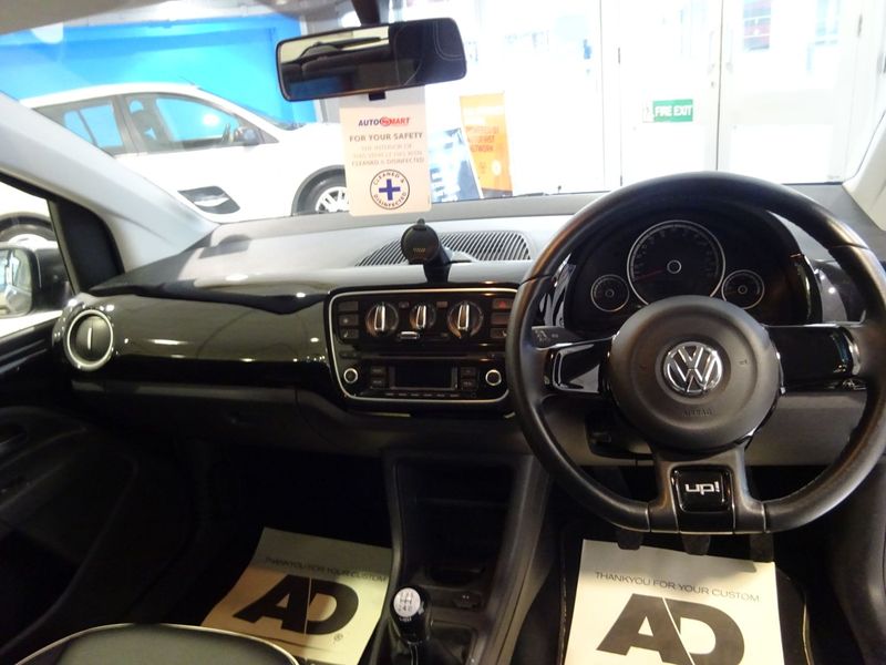 VOLKSWAGEN UP