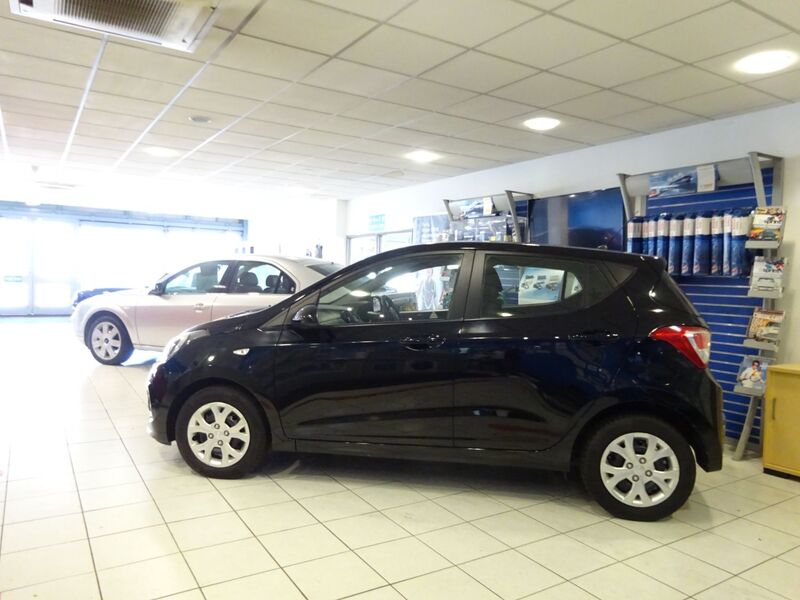 View HYUNDAI I10 1.0SE 5 Door