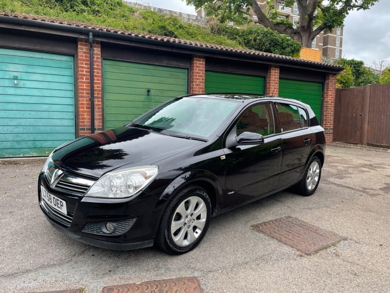 View VAUXHALL ASTRA 1.6 Breeze 5 Door