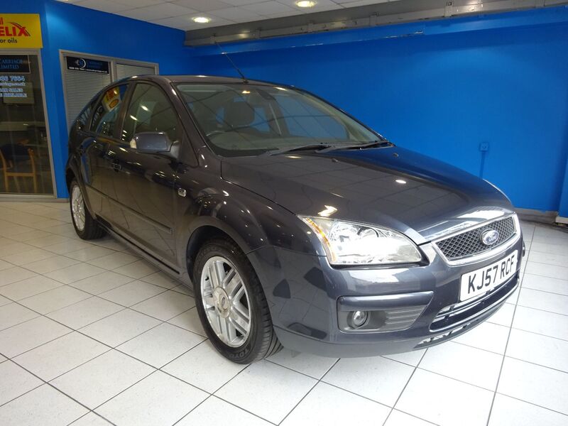 View FORD FOCUS 1.6 Ghia 5 Door