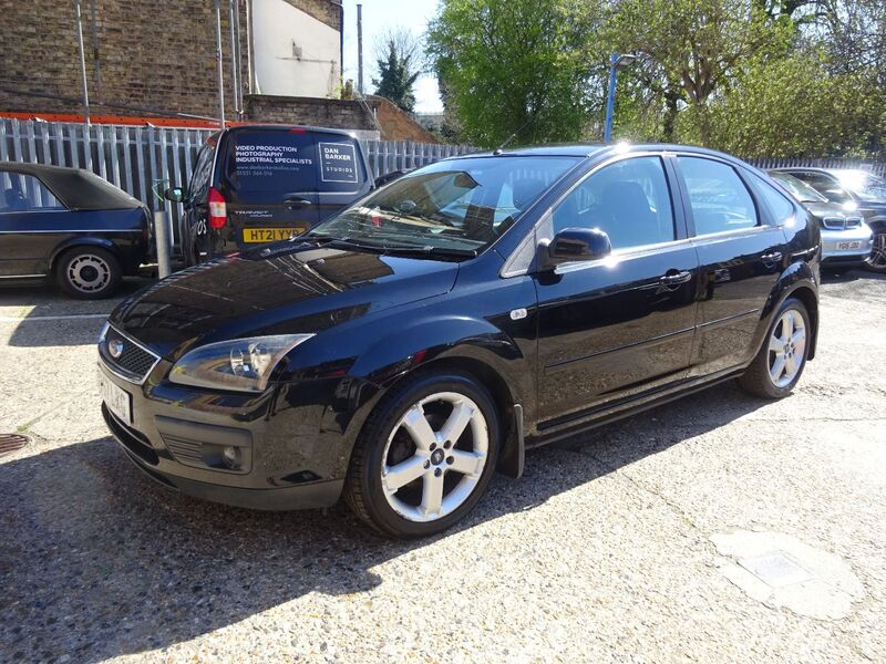 View FORD FOCUS 1.8 Zetec Climate 5 Door