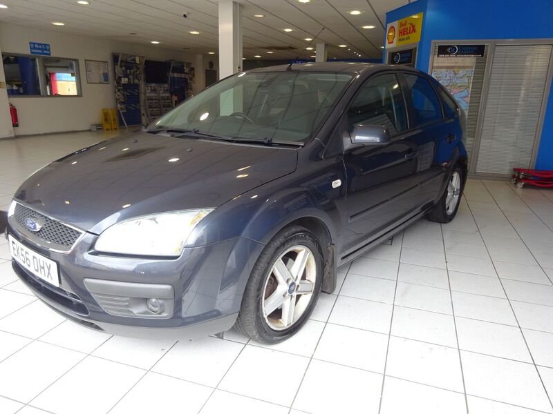 View FORD FOCUS 1.6 Titanium