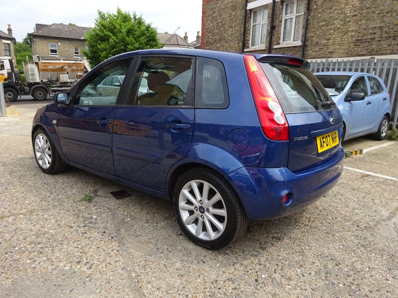 View FORD FIESTA 1.2 Zetec Climate Blue