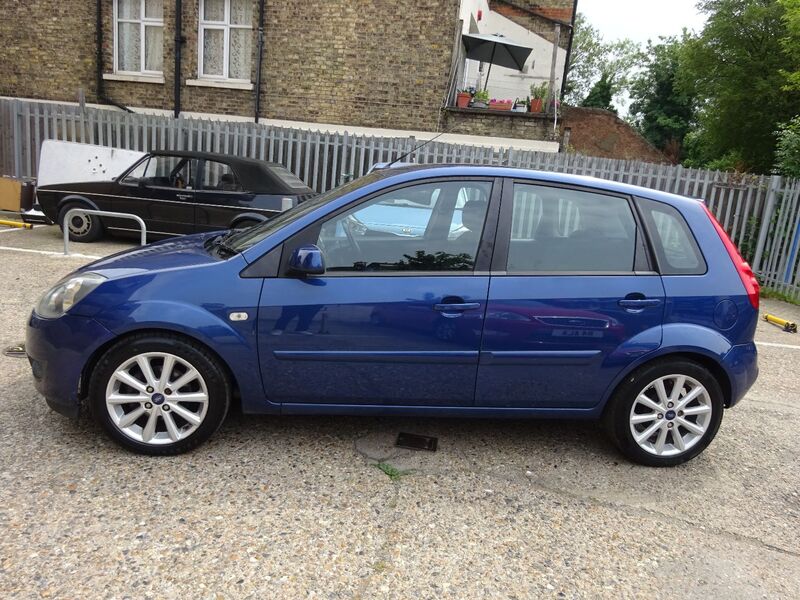 View FORD FIESTA 1.2 Zetec Climate Blue