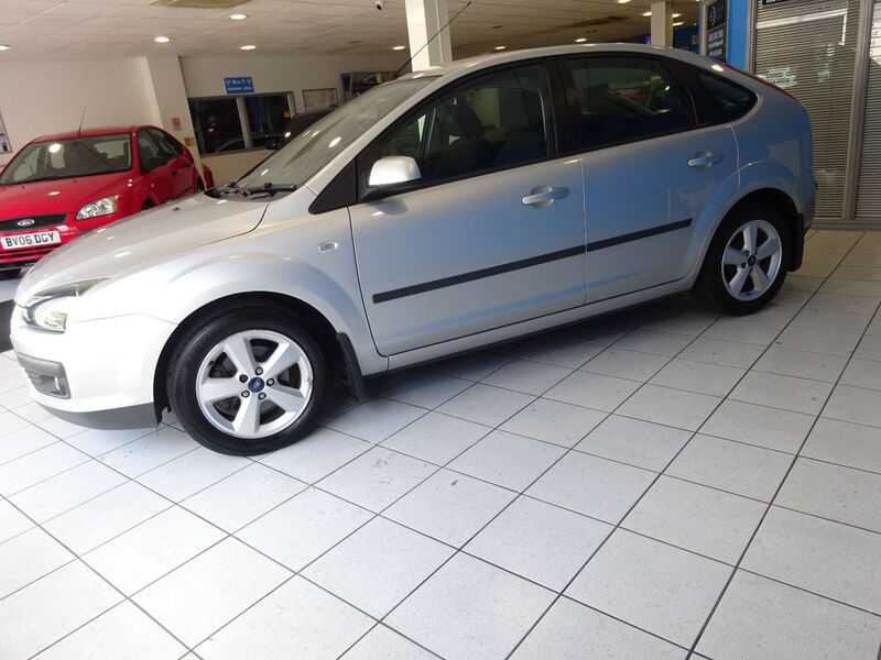 View FORD FOCUS 1.8 Zetec Climate 5 Door